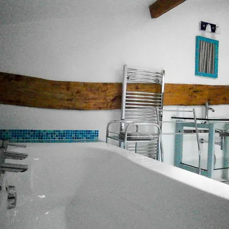 Le Charhido Bed & Breakfast 3*