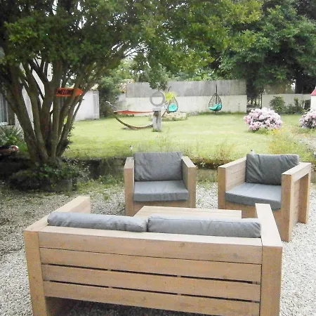 לינה וארוחת בוקר Le Charhido 3*