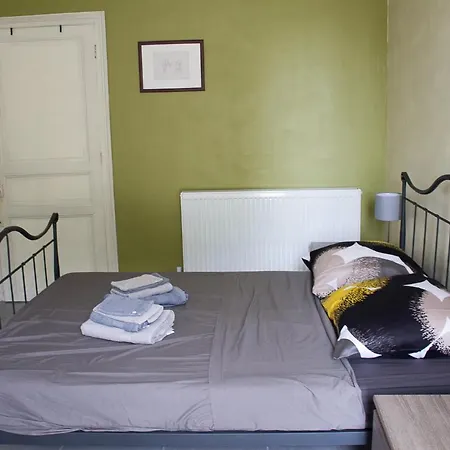 לינה וארוחת בוקר Le Charhido 3*