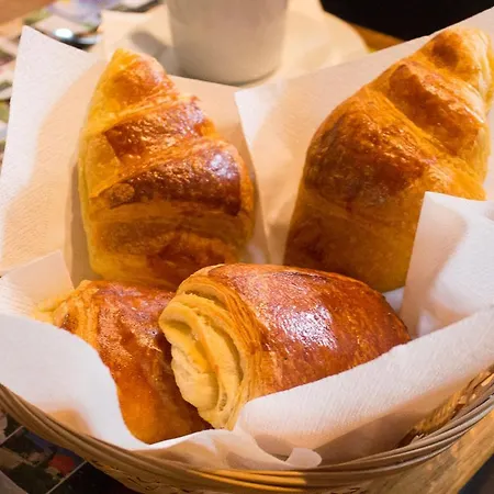 לינה וארוחת בוקר Le Charhido