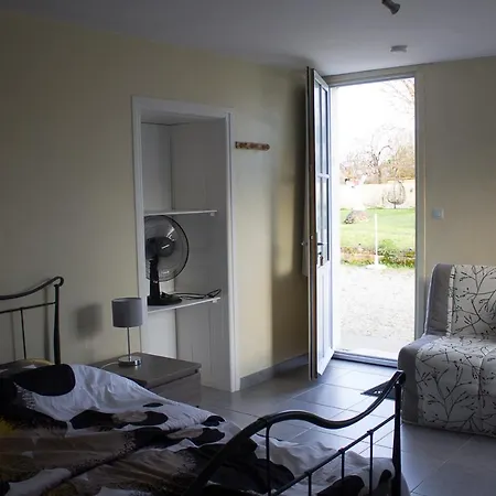 לינה וארוחת בוקר Le Charhido